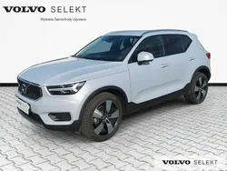 Srebrny Używany 2022 Volvo XC40 SUV | 129 999 zł (Uczciwa cena)