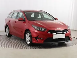 Czerwony Używany 2021 Kia Ceed Kombi | 71 499 zł (Uczciwa cena)
