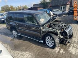 Czarny (metalik) Używany 2018 Mitsubishi Pajero SUV | 32 900 zł