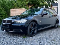 Czarny Używany 2007 BMW 318 Kombi | 21 000 zł