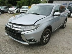 Srebrny Używany 2018 Mitsubishi Outlander SUV | 31 900 zł