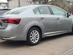 Srebrny Używany 2018 Toyota Avensis Sedan/Limuzyna | 58 600 zł (Uczciwa cena)