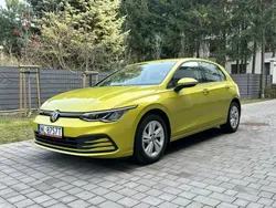 Żółty (metalik) Używany 2022 VW Golf VIII Sedan/Limuzyna | 73 800 zł (Dobra cena)