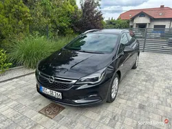 Czarny (metalik) Używany 2016 Opel Astra Kombi | 38 900 zł (Uczciwa cena)