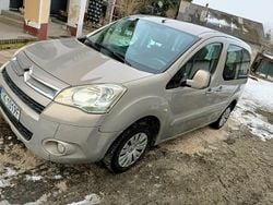 Żółtozłoty Używany 2009 Citroën Berlingo Minivan | 17 800 zł (Uczciwa cena)