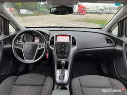 Czarny Używany 2015 Opel Astra Kombi | 29 950 zł