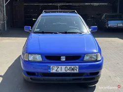 Niebieski Używany 1999 Seat Cordoba Kombi | 4950 zł