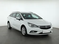 Biały Używany 2017 Opel Astra Kombi | 29 499 zł (Uczciwa cena)