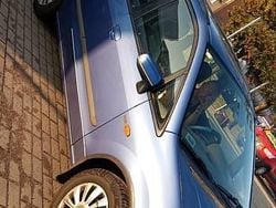 Niebieski Używany 2000 Mazda Premacy Minivan | 5300 zł