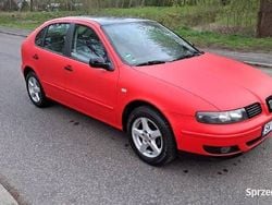 Czerwony Używany 2001 Seat Leon Hatchback | 7999 zł