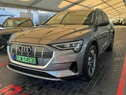 Szary Używany 2019 Audi e-tron SUV | 139 700 zł