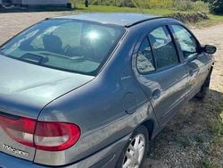Srebrny Używany 2002 Renault Mégane II Sedan/Limuzyna | 1300 zł