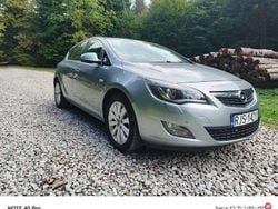 Niebieski Używany 2011 Opel Astra | 19 000 zł (Uczciwa cena)