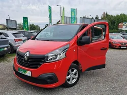 Czerwony Używany 2018 Renault Trafic Van | 63 900 zł (Uczciwa cena)