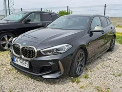 Czarny (metalik) Używany 2021 BMW 135 Hatchback | 90 000 zł