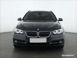Szary Używany 2016 BMW 520 Kombi | 49 999 zł