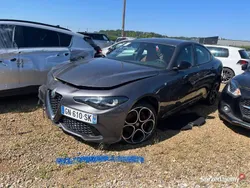 Szary Używany 2023 Alfa Romeo Giulia Sedan/Limuzyna | 94 000 zł