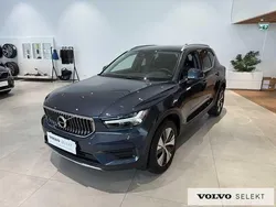 Niebieski Używany 2022 Volvo XC40 SUV | 144 900 zł (Dobra cena)