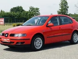 Czerwony Używany 2001 Seat Leon Hatchback | 11 900 zł (Uczciwa cena)