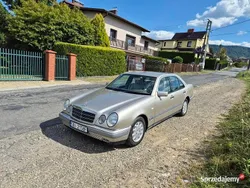 Złoty Używany 1996 Mercedes E220 Sedan/Limuzyna | 25 900 zł