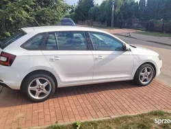 Biały Używany 2018 Skoda Rapid Kombi | 24 900 zł (Dość drogi)