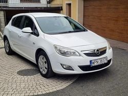 Biały (metalik) Używany 2010 Opel Astra Hatchback | 19 900 zł (Uczciwa cena)