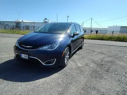 Niebieski ciemny (metalik) Używany 2018 Chrysler Pacifica SUV | 93 000 zł (Uczciwa cena)