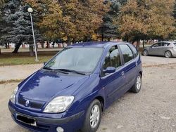 Granatowy Używany 2003 Renault Scénic Minivan | 2700 zł (Dobra cena)