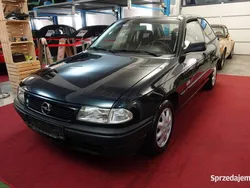 Niebieski Używany 1995 Opel Astra Hatchback | 13 500 zł