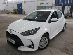 Biały (metalik) Używany 2021 Toyota Yaris Hatchback | 49 900 zł (Uczciwa cena)