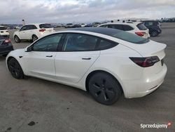 Biały Używany 2022 Tesla Model 3 Sedan/Limuzyna | 53 000 zł