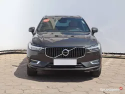 Zielony Używany 2018 Volvo XC60 SUV | 126 999 zł (Drogi)