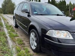 Czarny Używany 2004 VW Passat Kombi | 9999 zł (Drogi)