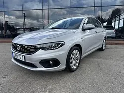 Srebrny Używany 2017 Fiat Tipo Lounge Hatchback | 44 900 zł (Uczciwa cena)