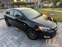 Czarny Używany 2011 Opel Astra Hatchback | 18 900 zł (Super Cena)