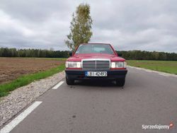 Używany 1986 Mercedes E250 Sedan/Limuzyna | 6000 zł