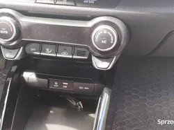 Brązowy Używany 2019 Kia Rio 2 Hatchback | 44 500 zł (Uczciwa cena)