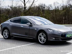 Szary Używany 2015 Tesla Model S Sedan/Limuzyna | 197 000 zł