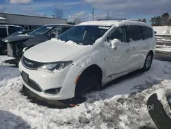 Biały Używany 2020 Chrysler Pacifica SUV | 42 500 zł
