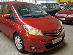 Bordowy Używany 2013 Toyota Yaris Hatchback | 31 900 zł (Uczciwa cena)