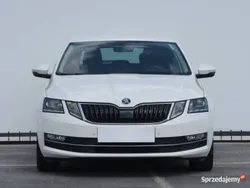 Biały Używany 2017 Skoda Octavia Hatchback | 51 999 zł (Uczciwa cena)