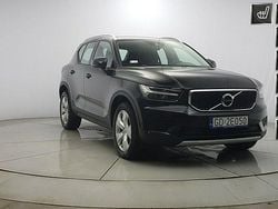 Czarny Używany 2022 Volvo XC40 Momentum SUV | 114 850 zł (Dobra cena)