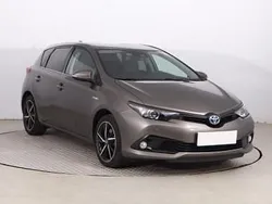 Szary Używany 2017 Toyota Auris Hatchback | 62 999 zł (Uczciwa cena)