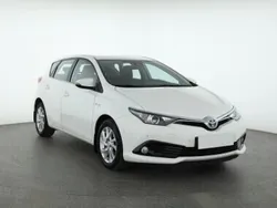 Biały Używany 2017 Toyota Auris Hatchback | 65 999 zł (Uczciwa cena)