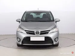 Srebrny Używany 2013 Toyota Verso Minivan | 29 999 zł (Uczciwa cena)