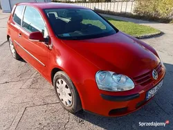 Czerwony Używany 2005 VW Golf V Hatchback | 7900 zł (Dobra cena)