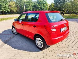 Czerwony Używany 2010 Skoda Fabia Hatchback | 8900 zł (Uczciwa cena)