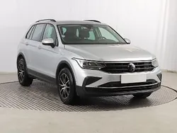 Srebrny Używany 2022 VW Tiguan SUV | 104 999 zł (Uczciwa cena)