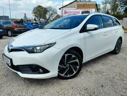 Biały (metalik) Używany 2016 Toyota Auris Kombi | 44 600 zł (Uczciwa cena)