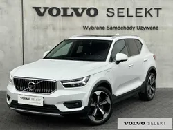 Biały Używany 2021 Volvo XC40 SUV | 139 900 zł (Uczciwa cena)